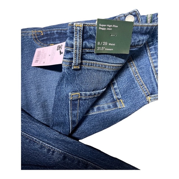 NWT Super-High Rise Distressed Baggy Mom Jeans sizes 6 & 8 - Picture 3 of 4